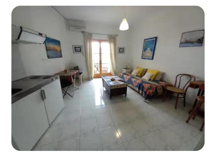 Apartment In Poros 포로스타운 객실 사진